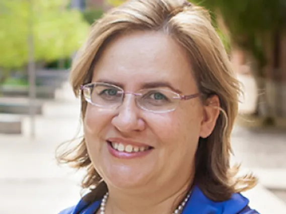 Elani Hasaki, Professor, Anthropology and Classics